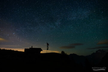 Sternenhimmel über der Lobhornhütte